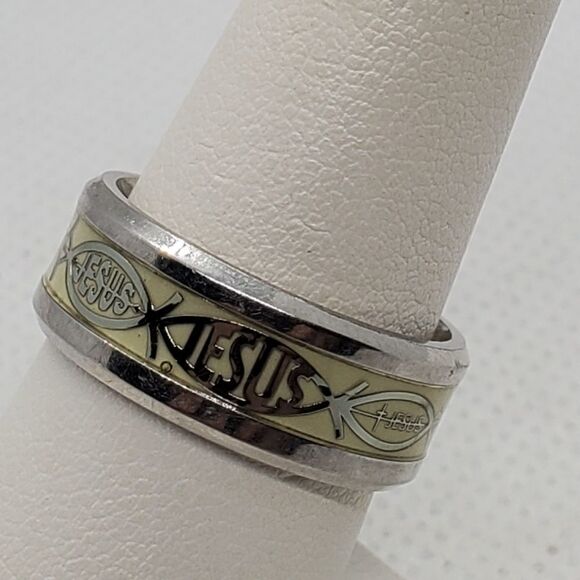 Glow in the Dark Jesus Fish Ring - Picture 4 of 9